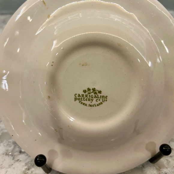 Trinket dish by Carrigaline Pottery in Cork, Ireland. - Picture 2 of 2